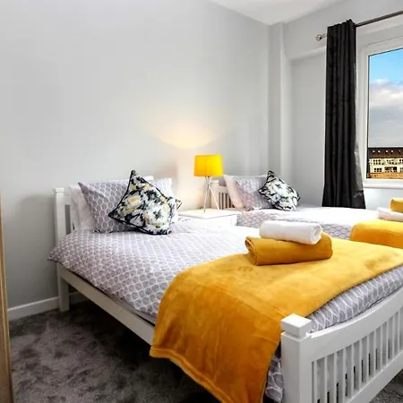 Designer Waterfront 3 Bedroom Exec Apartment Galway