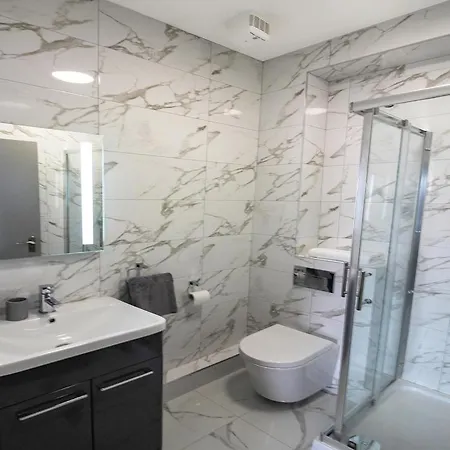 Designer Waterfront 3 Bedroom Exec