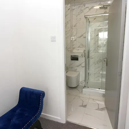 Designer Waterfront 3 Bedroom Exec