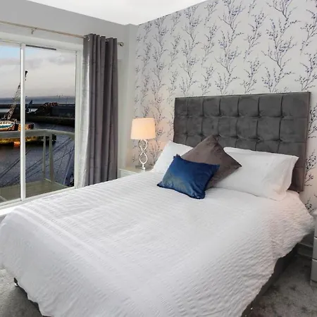 Designer Waterfront 3 Bedroom Exec アパート *