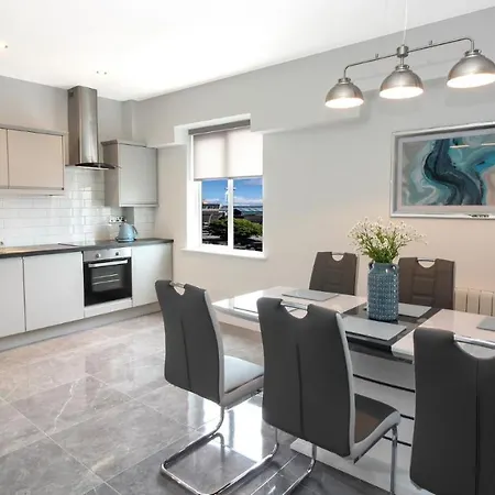 Designer Waterfront 3 Bedroom Exec アパート *